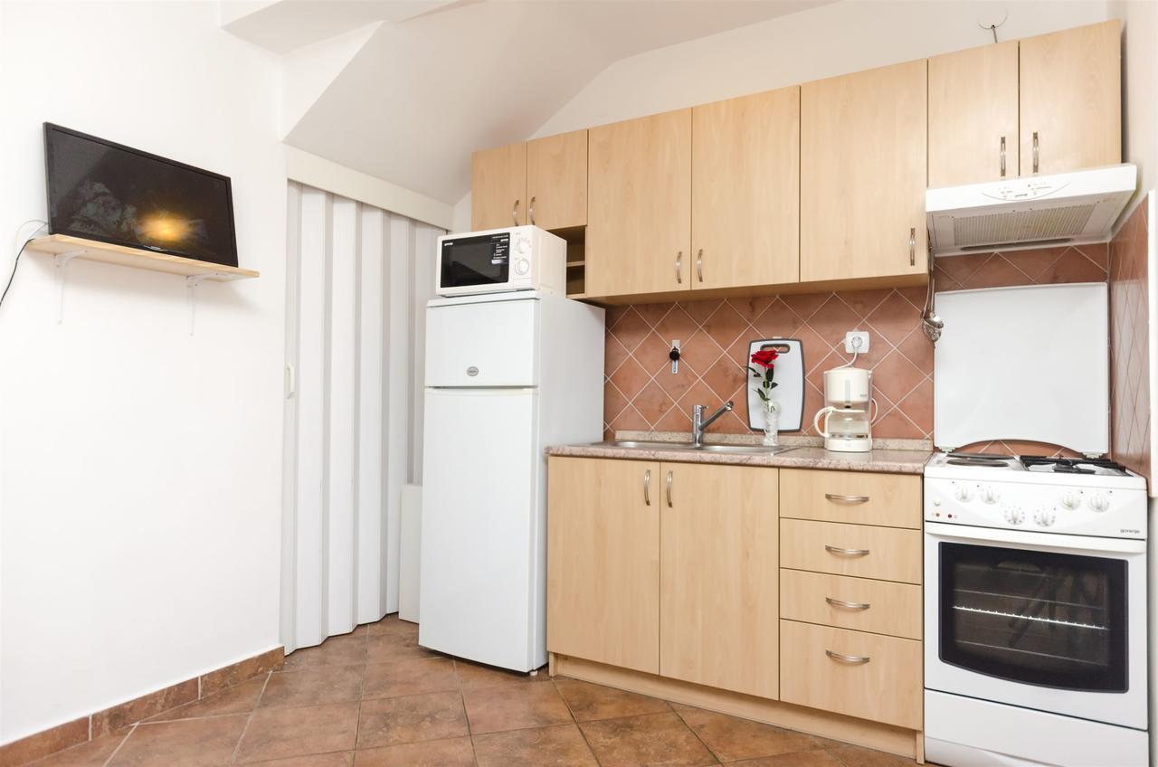 Apartment Branka Srima Bagian luar foto