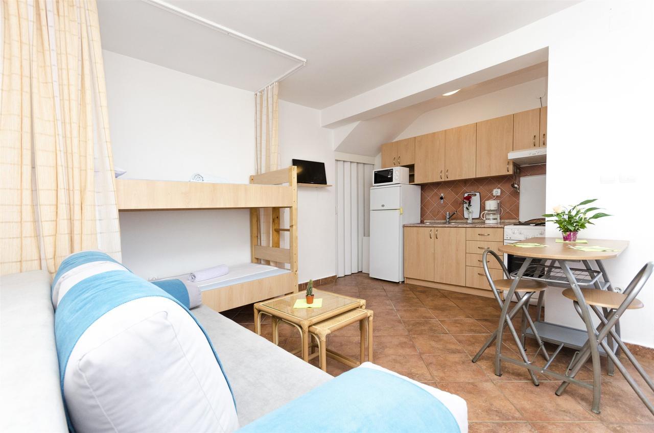 Apartment Branka Srima Bagian luar foto