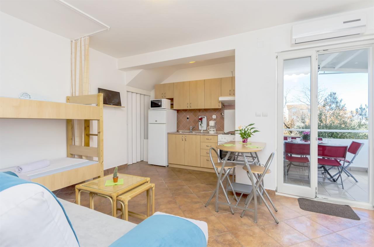 Apartment Branka Srima Bagian luar foto